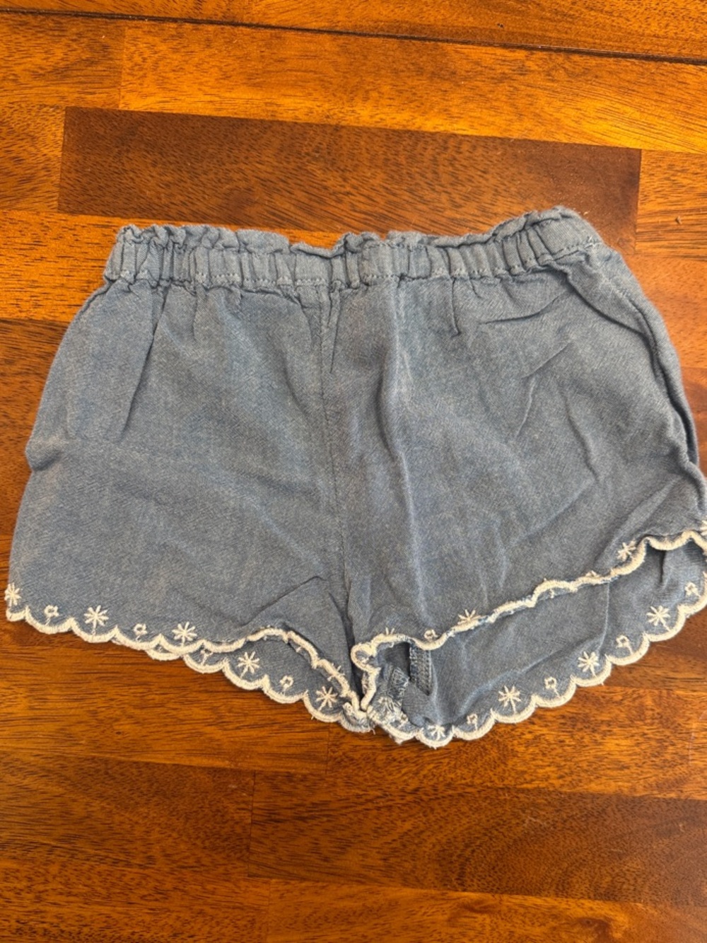 Old Navy Chambray Scallop-Hem High-Waist Shorts - Blue